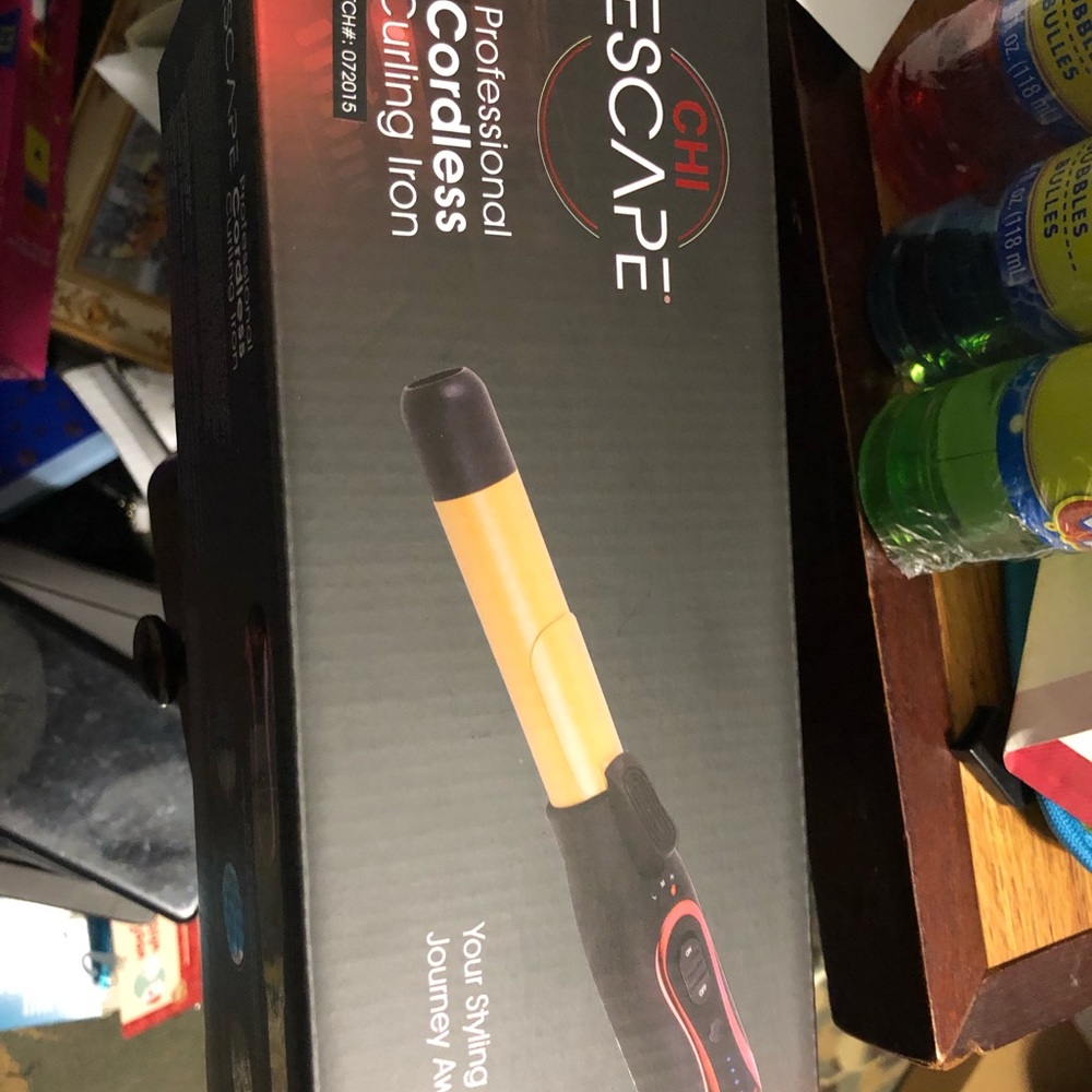CHI ESCAPE professional Cordless Curling Iron